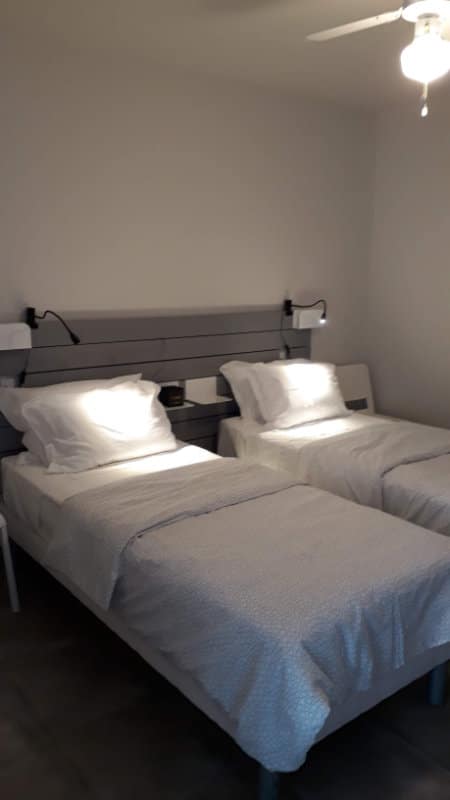 Chambre avec lits séparés hébergement cure thermale Jonzac
