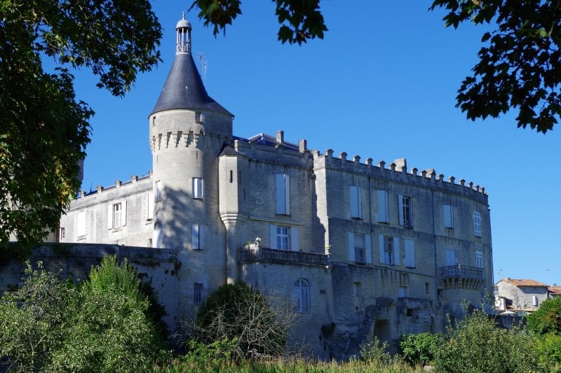 Le château de Jonzac