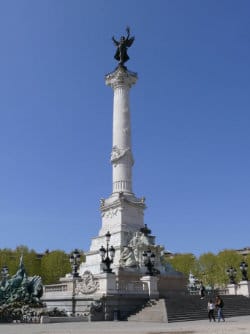 Monument aux Girondins sur la place des Quinconces à Bordeaux